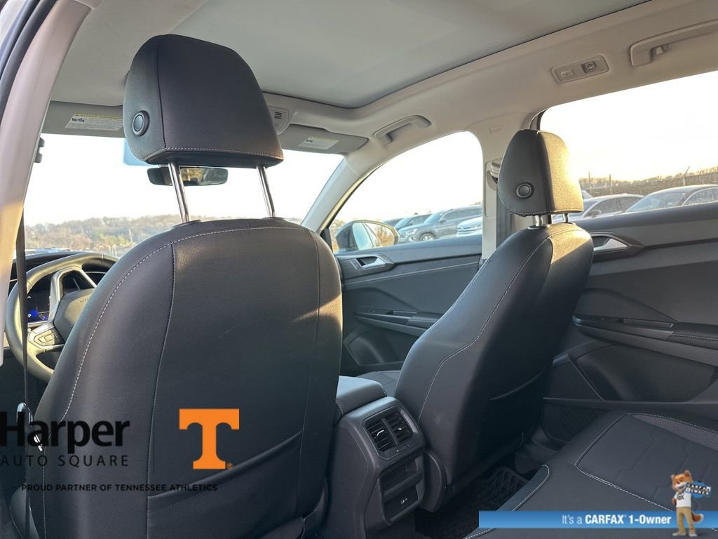 Used 2025 Volkswagen Taos SE image 11