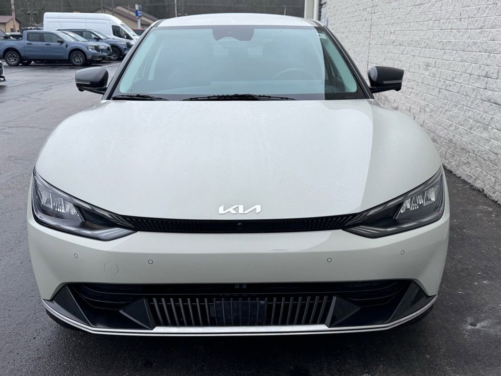 Used 2022 Kia EV6 Wind w/ Wind Technology Package AWD/4WD image 3