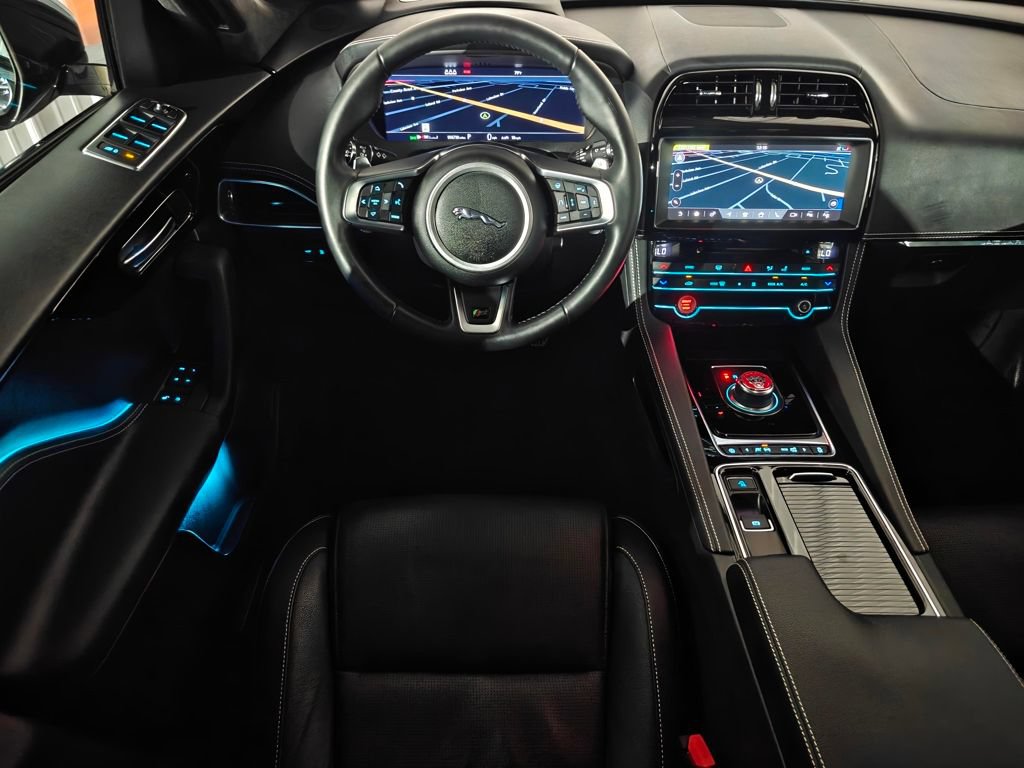 Used 2020 Jaguar F-PACE S AWD/4WD image 5