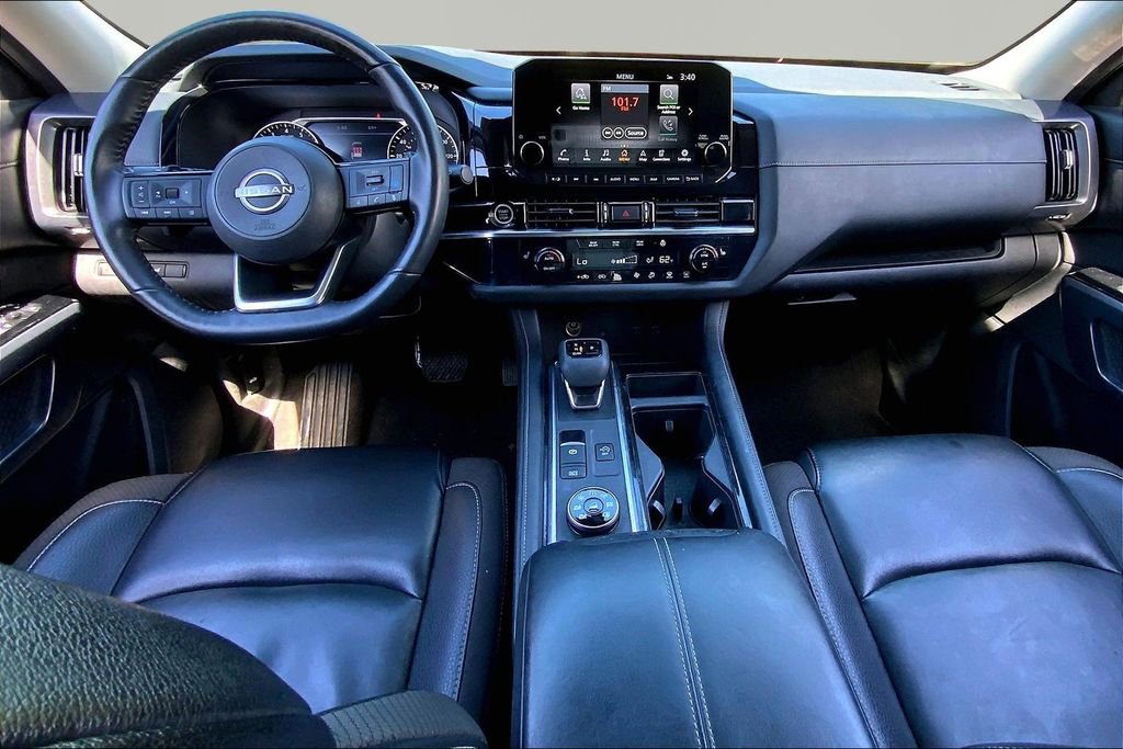 Used 2023 Nissan Pathfinder SL w/ Lighting Package (N92) AWD/4WD image 7