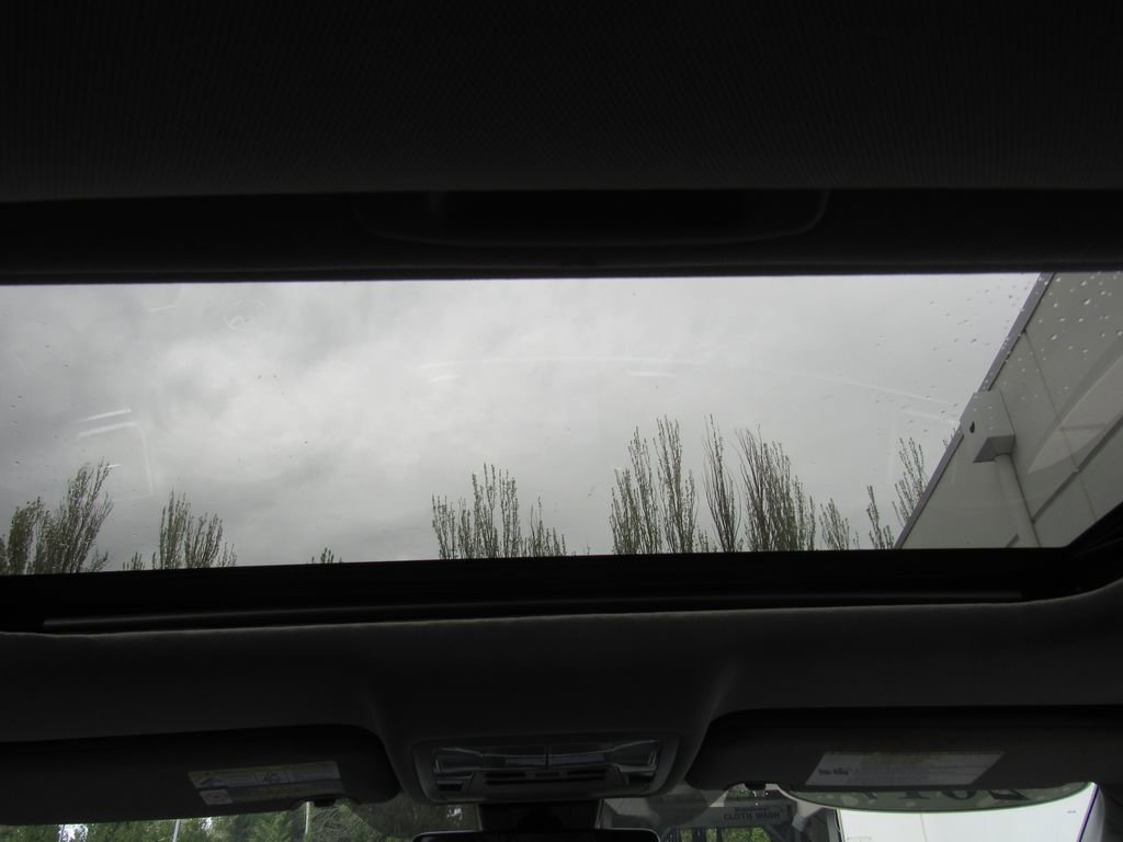 Used 2017 Toyota Highlander XLE AWD/4WD image 30