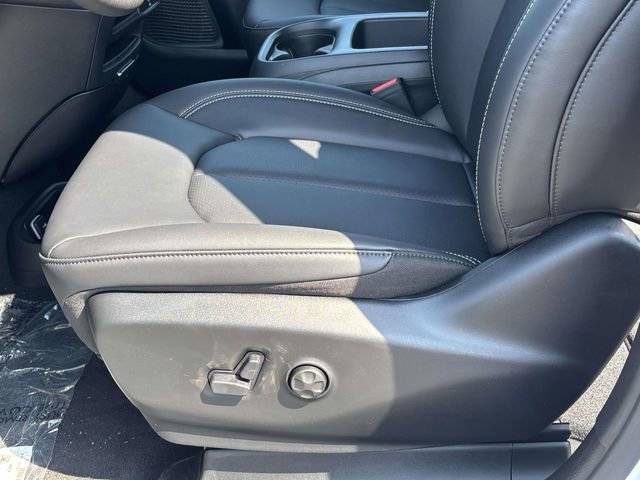 New 2026 Chrysler Pacifica Select FWD image 16