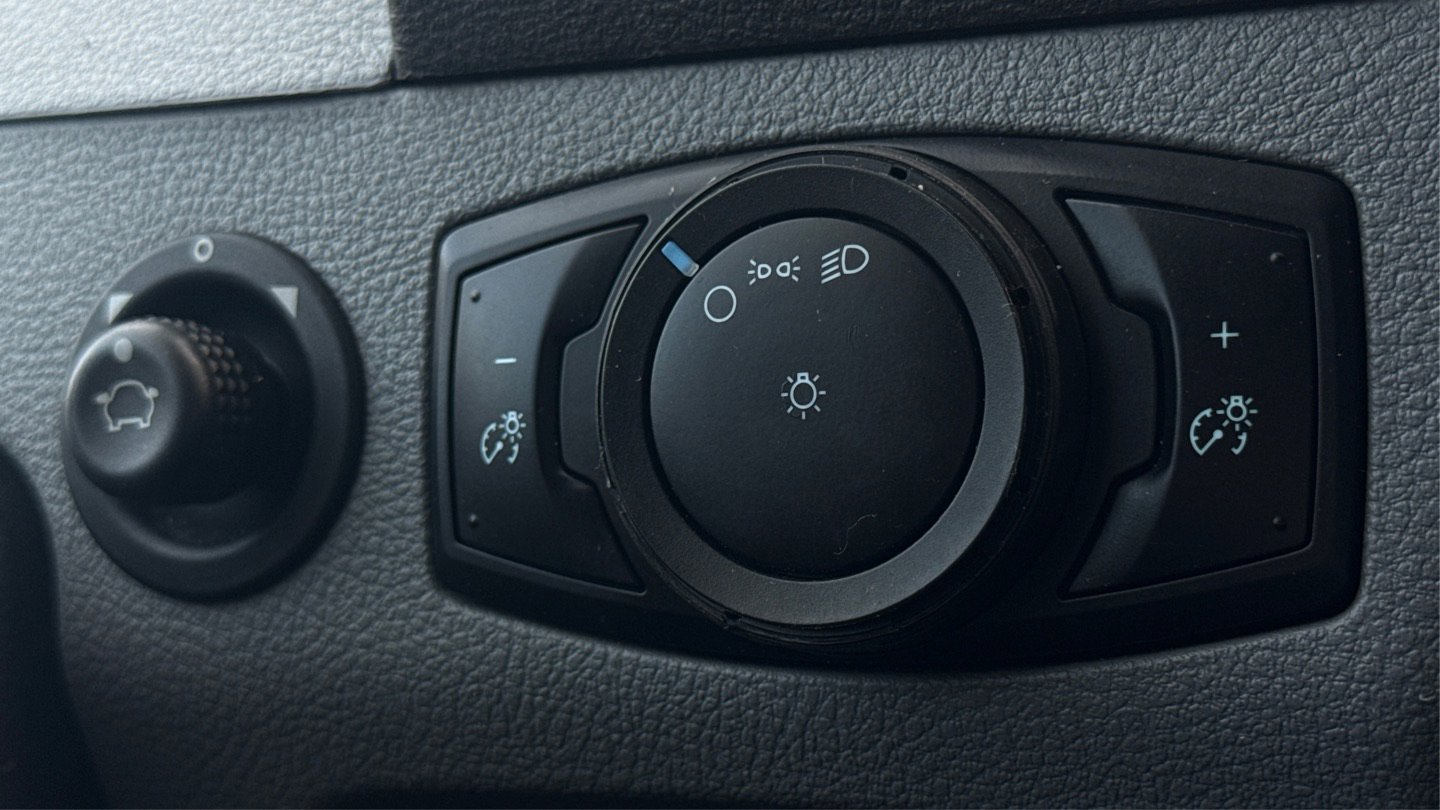 Used 2017 Ford Transit 350 XL image 25