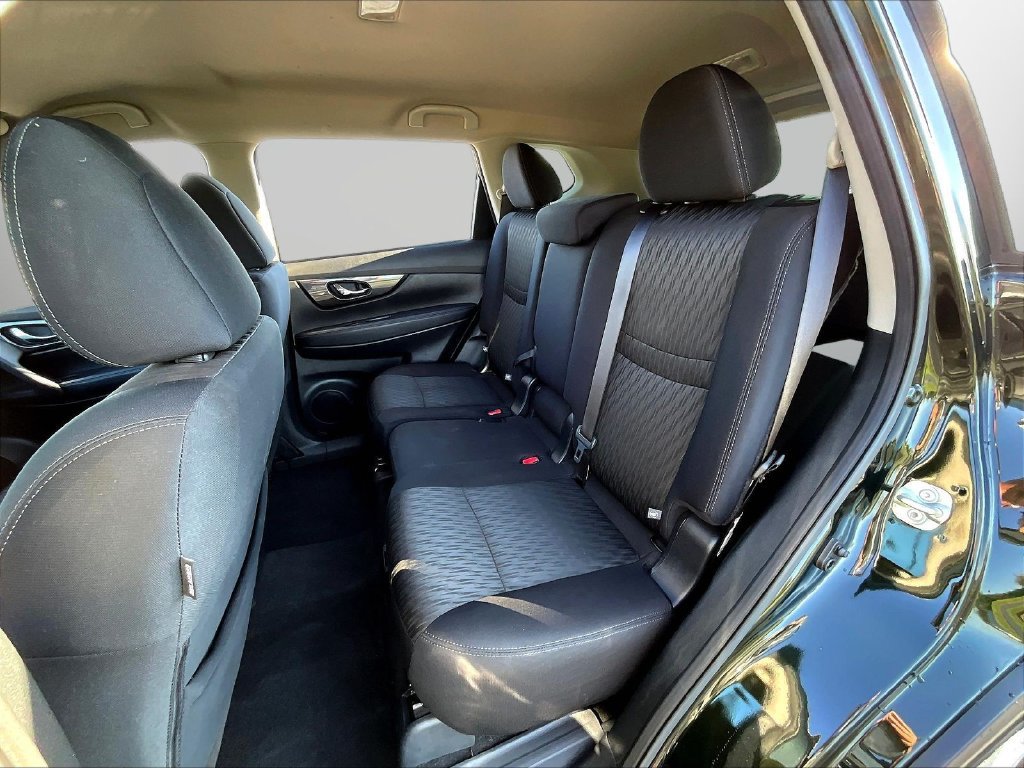 Used 2020 Nissan Rogue SV AWD/4WD image 25