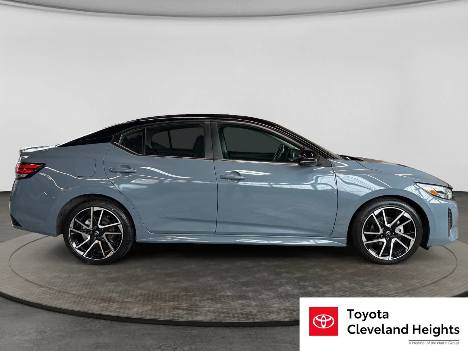 Used 2025 Nissan Sentra SR FWD image 4