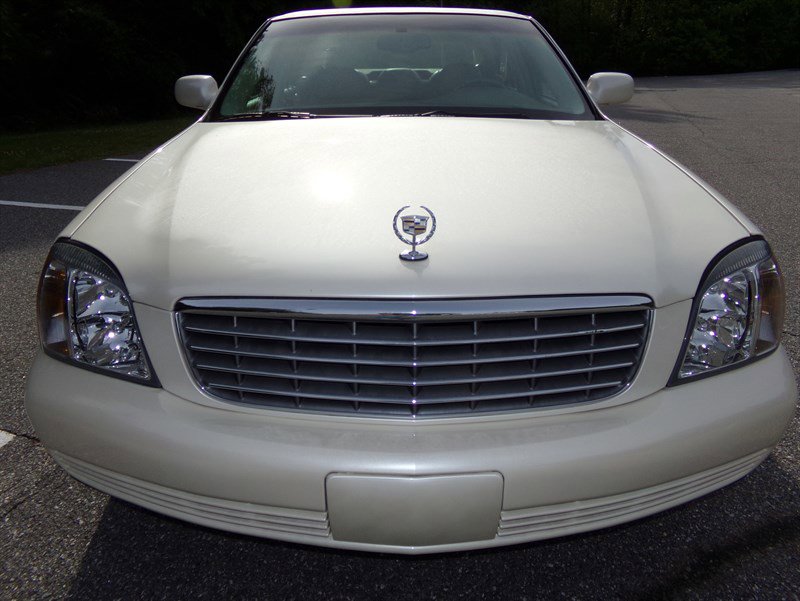 Used 2003 Cadillac De Ville Sedan w/ Comfort & Convenience Package image 4
