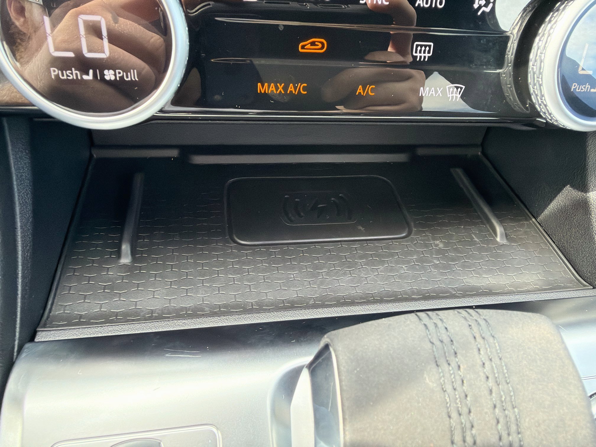 Used 2026 Jaguar F-PACE R-Dynamic S AWD/4WD image 30