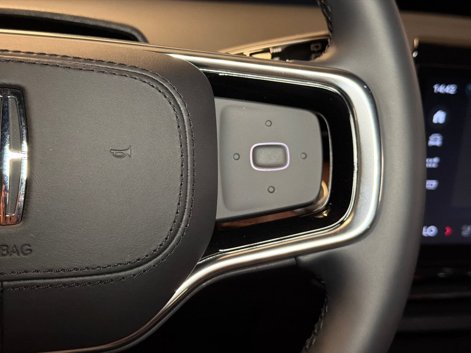 New 2026 Lincoln Nautilus Reserve AWD/4WD image 18