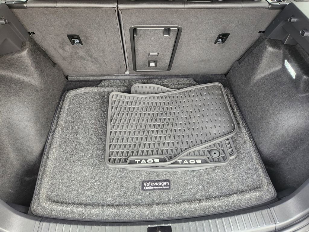 Certified 2024 Volkswagen Taos SE image 13