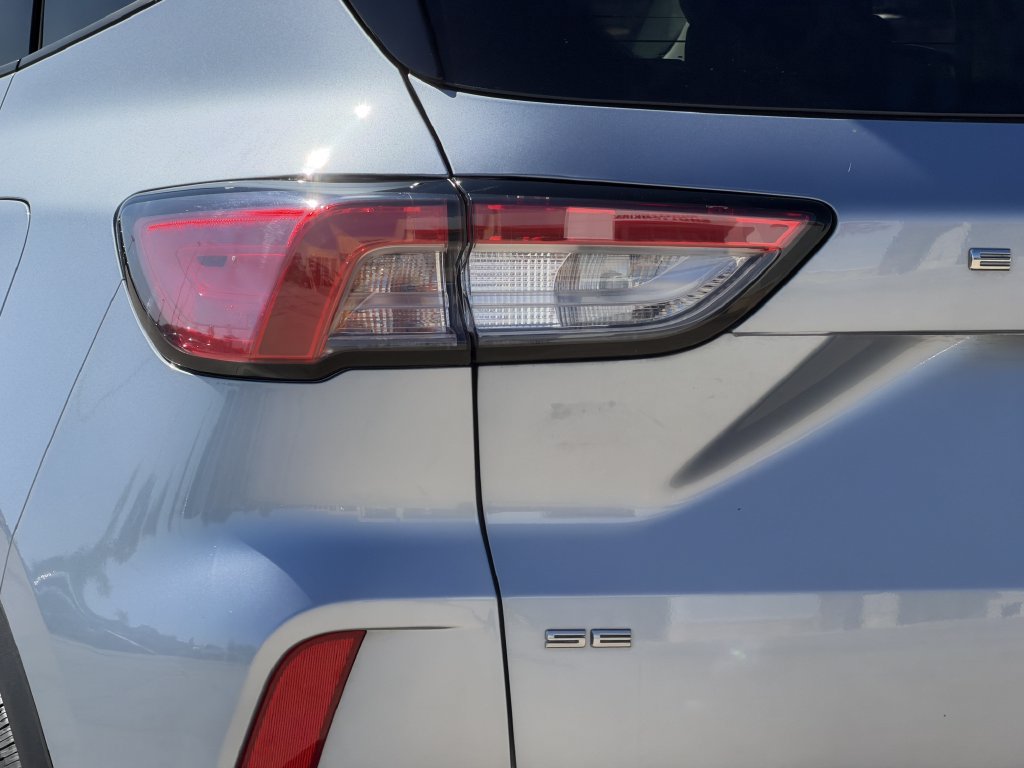 Used 2022 Ford Escape SE w/ Convenience Package FWD image 10