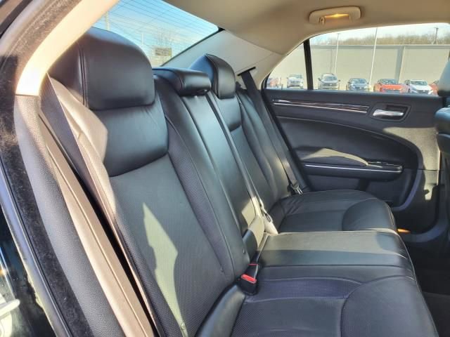 Used 2018 Chrysler 300 Limited image 15