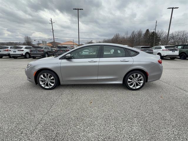 Used 2015 Chrysler 200 S image 2
