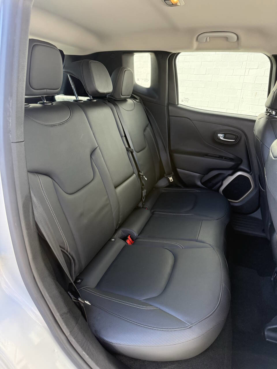 Used 2015 Jeep Renegade Limited image 16