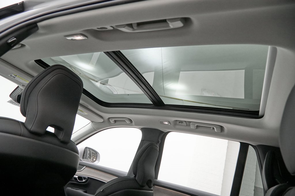 New 2026 Volvo XC90 B6 Core image 21