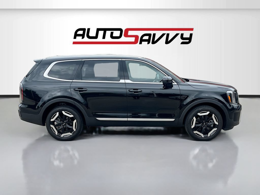 Used 2025 Kia Telluride EX w/ EX Captain's Chair Package FWD image 8