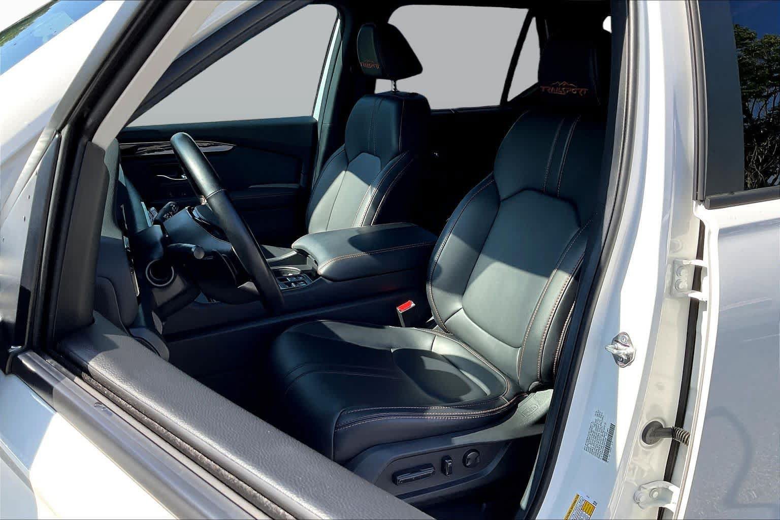 Used 2025 Honda Pilot TrailSport image 8