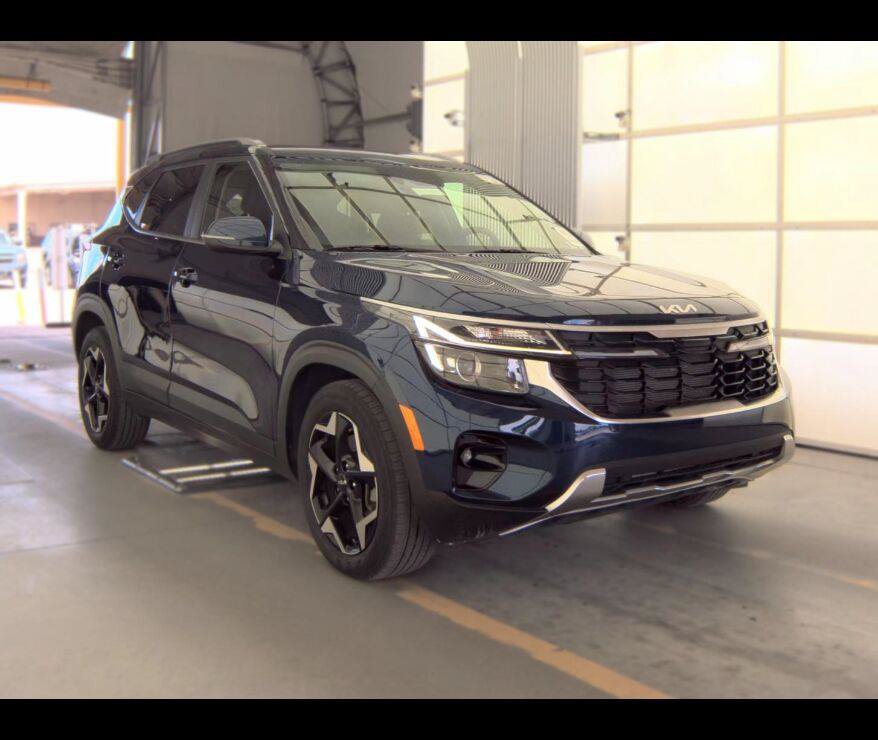 Used 2024 Kia Seltos EX AWD/4WD image 1