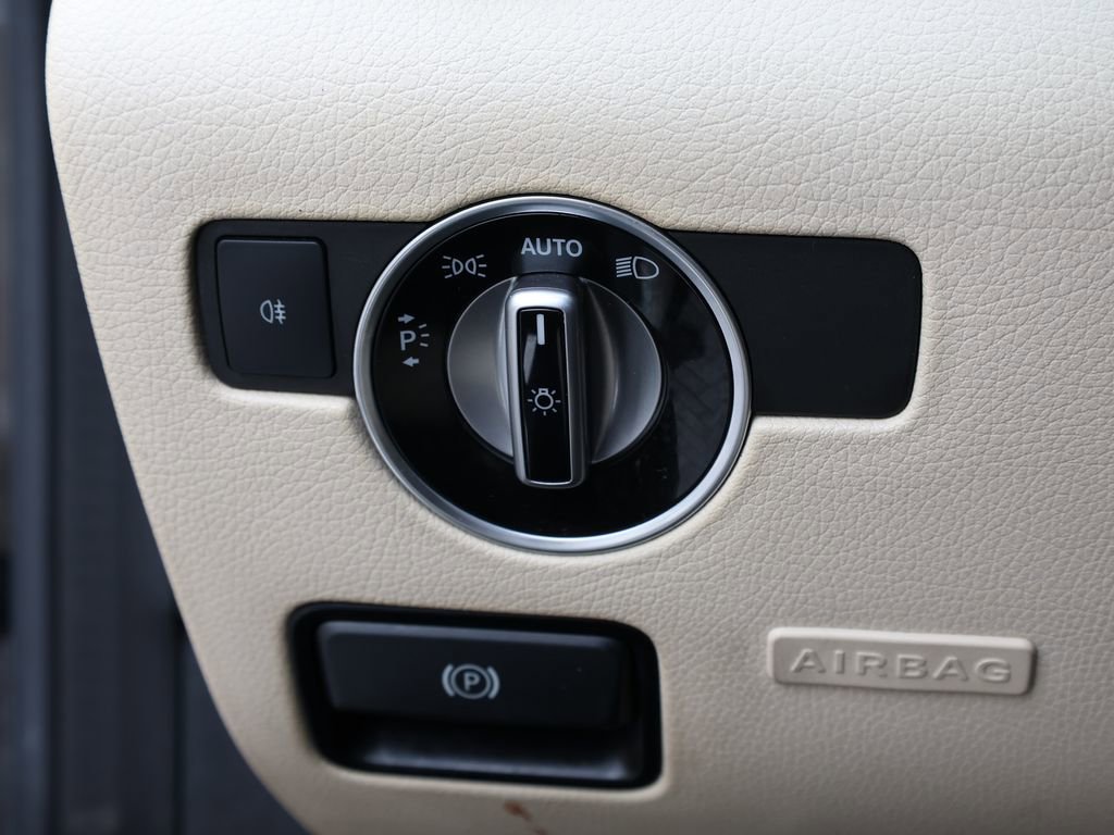 Used 2018 Mercedes-Benz SLC 300 image 28