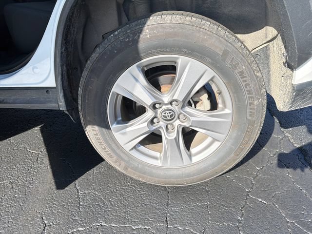 Used 2024 Toyota RAV4 XLE w/ Convenience Package AWD/4WD image 27
