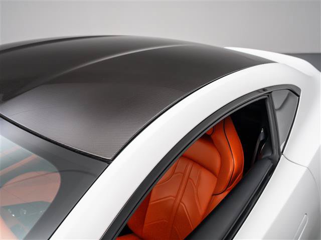 Used 2025 Aston Martin V8 Vantage Coupe RWD image 19