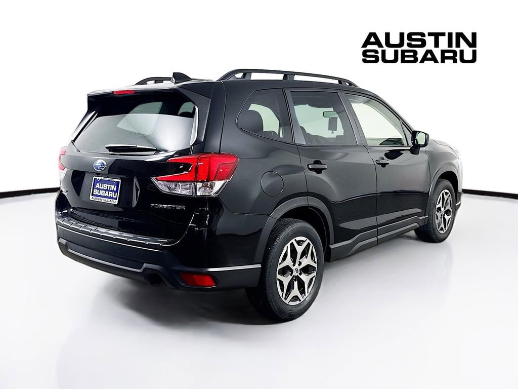 Used 2023 Subaru Forester Premium AWD/4WD image 7