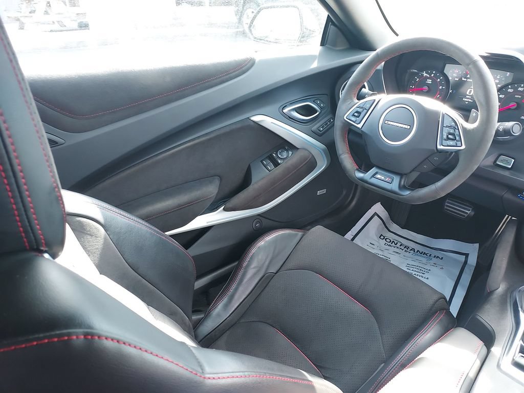 Used 2022 Chevrolet Camaro ZL1 RWD image 15