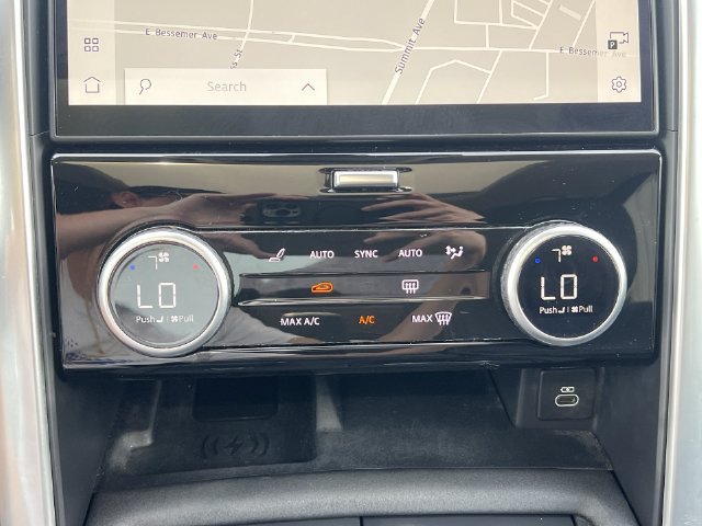 Used 2024 Land Rover Discovery S AWD/4WD image 22