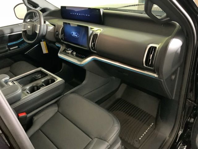 New 2026 Ford Expedition Platinum w/ Stealth Appearance Package image 35