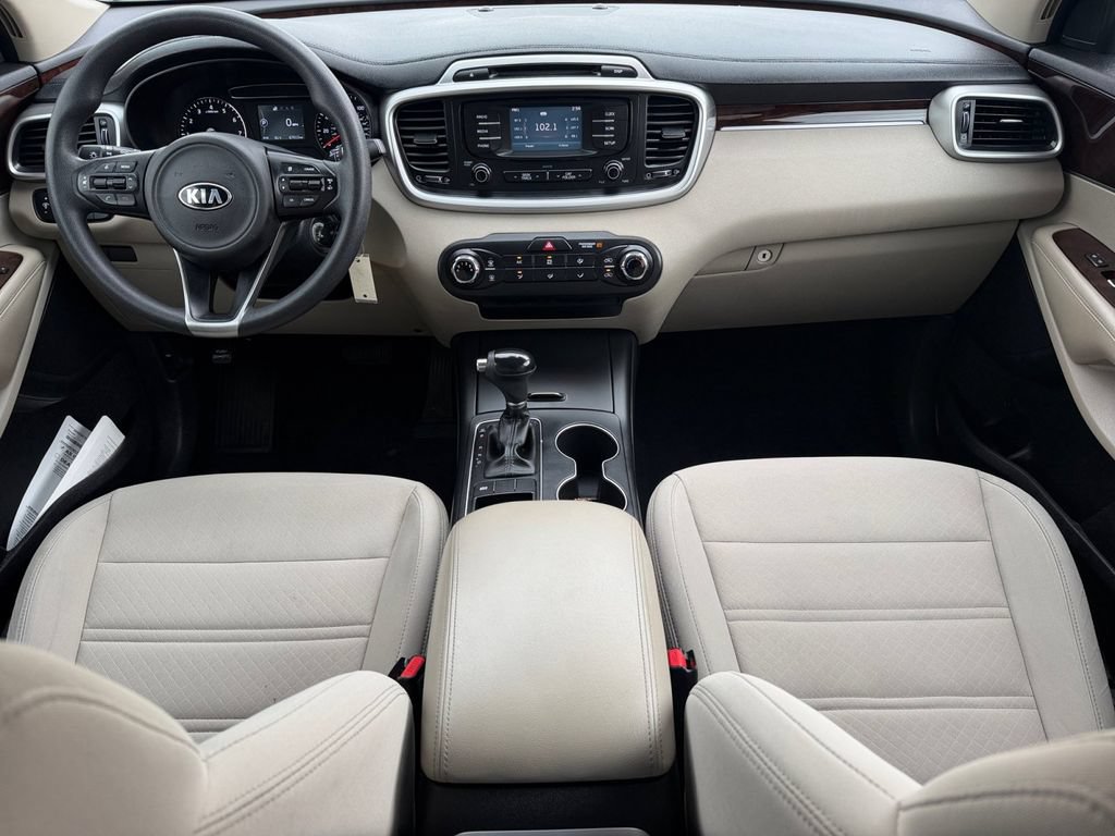 Used 2016 Kia Sorento FWD image 16