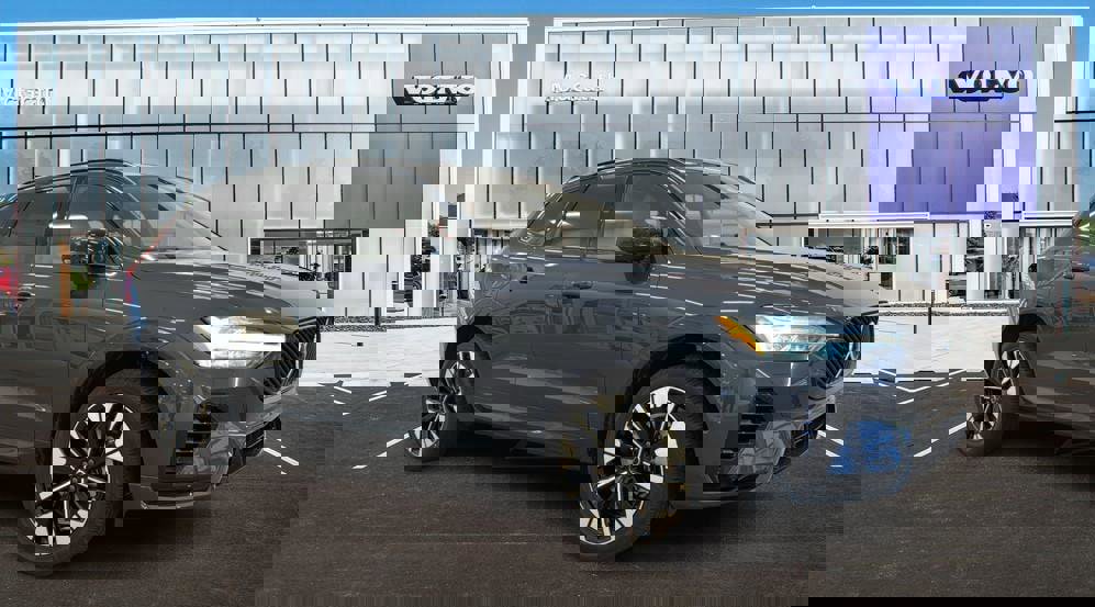 Used 2026 Volvo XC60 T8 Plus w/ Protection Package Premier video 1