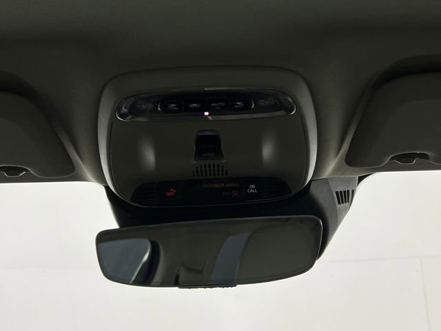 Used 2022 Volvo S60 B5 Momentum w/ Premium Package image 24