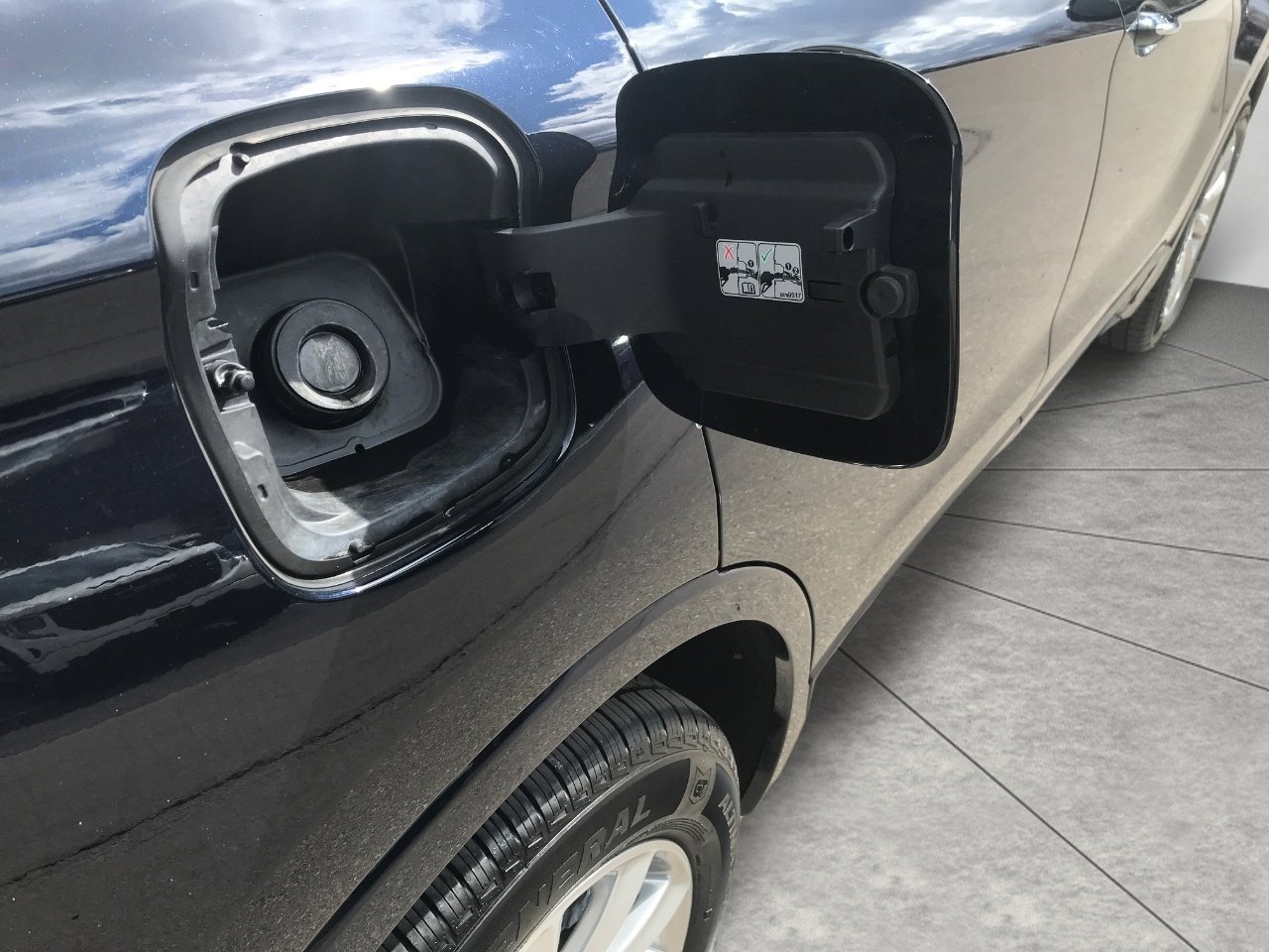 Used 2020 Buick Envision Essence image 35