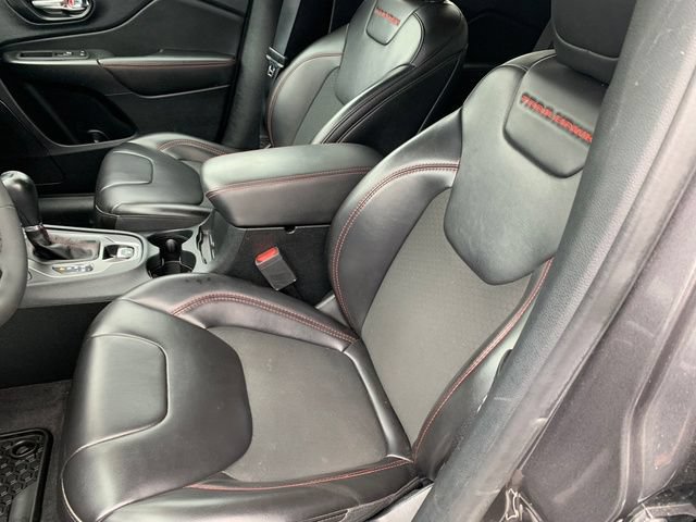 Used 2022 Jeep Cherokee Trailhawk AWD/4WD image 15