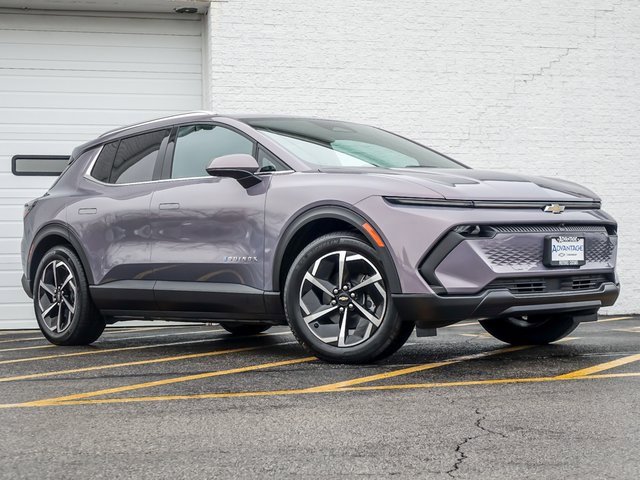 New 2026 Chevrolet Equinox EV LT image 2