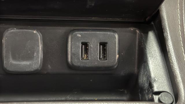 Used 2020 Chevrolet Suburban Premier AWD/4WD image 33