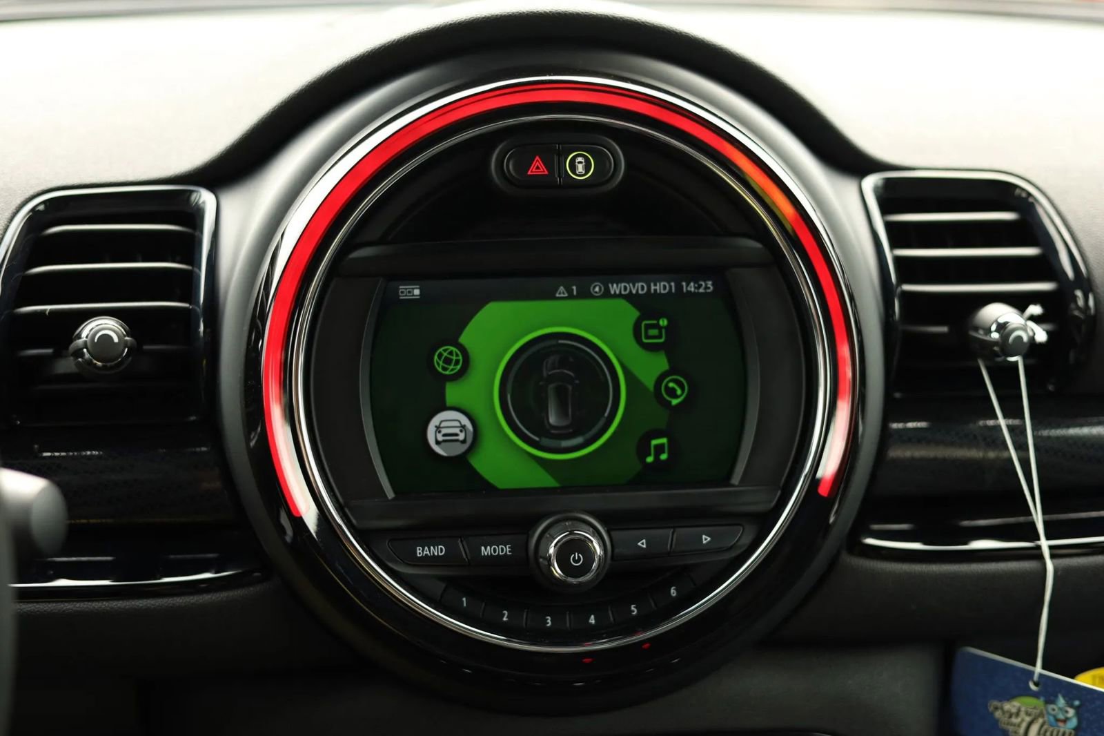 Used 2020 MINI Cooper Clubman S w/ Premium Package image 19