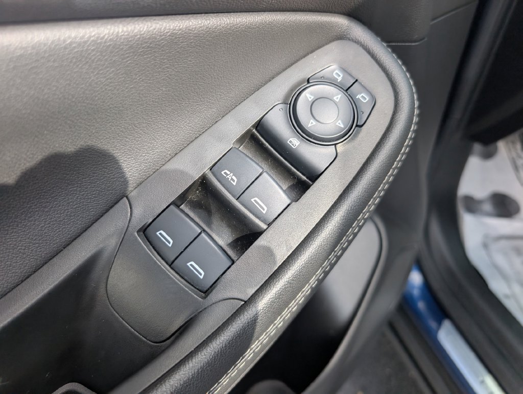 Used 2022 Buick Encore GX Preferred w/ Cold Weather Comfort Package FWD image 11