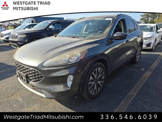 Used 2020 Ford Escape Titanium image 2