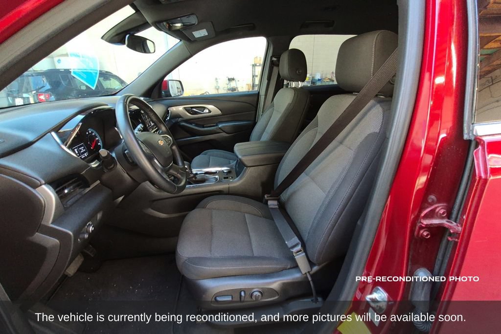 Used 2023 Chevrolet Traverse LT w/ LPO, Roadside Safety Package FWD image 11