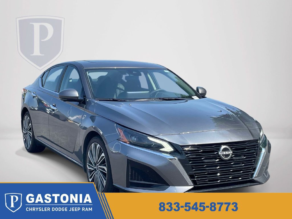 Used 2023 Nissan Altima 2.5 SL FWD image 1