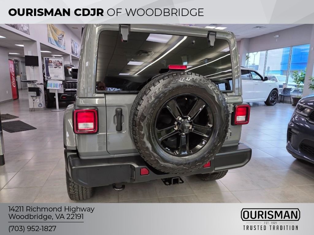 Used 2021 Jeep Wrangler Unlimited Sahara image 5