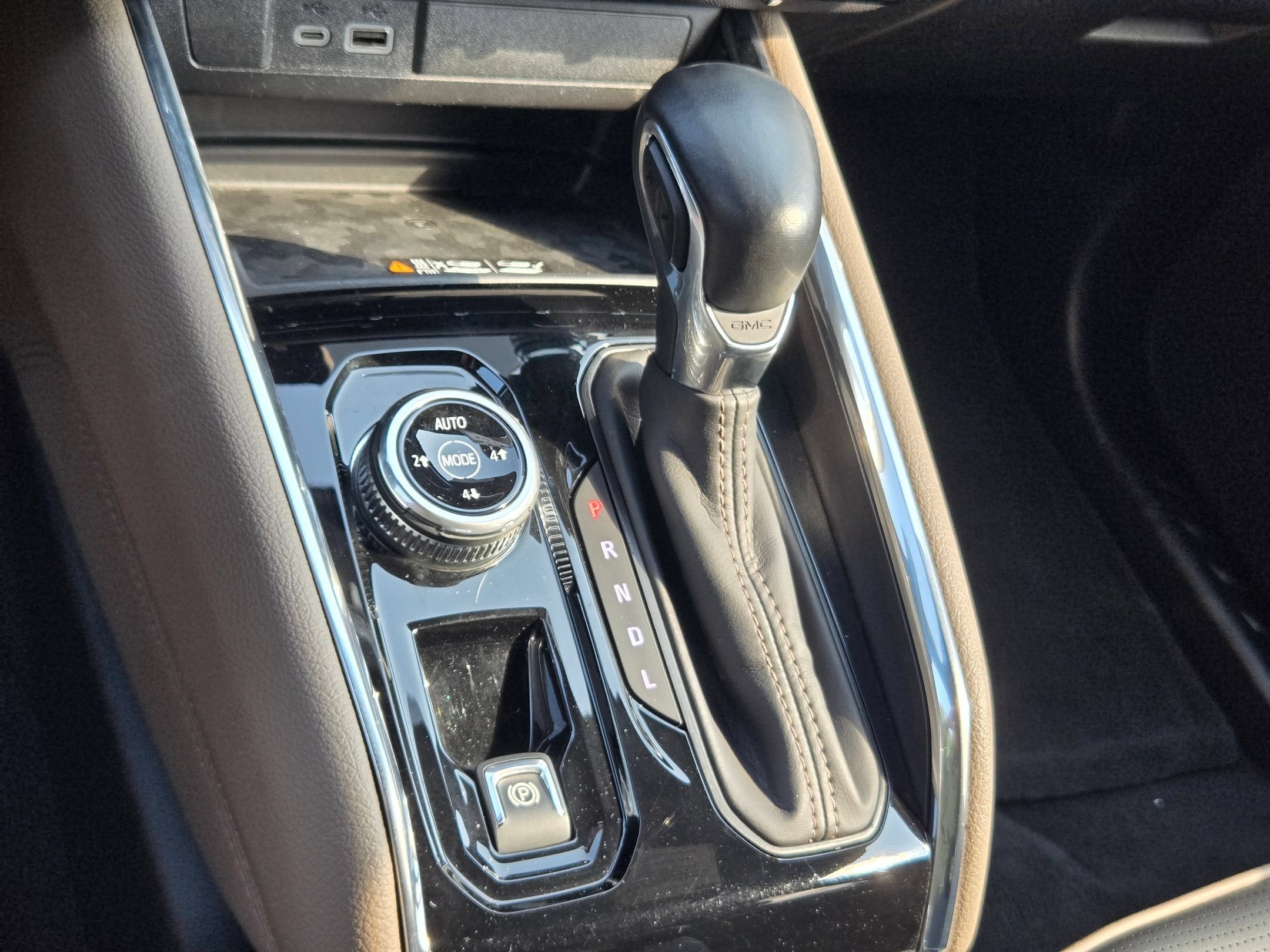 Certified 2025 GMC Canyon Denali AWD/4WD image 18