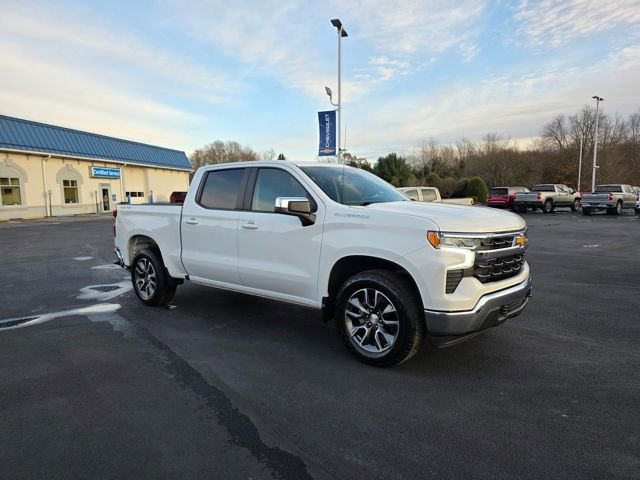 Used 2022 Chevrolet Silverado 1500 LT AWD/4WD image 7