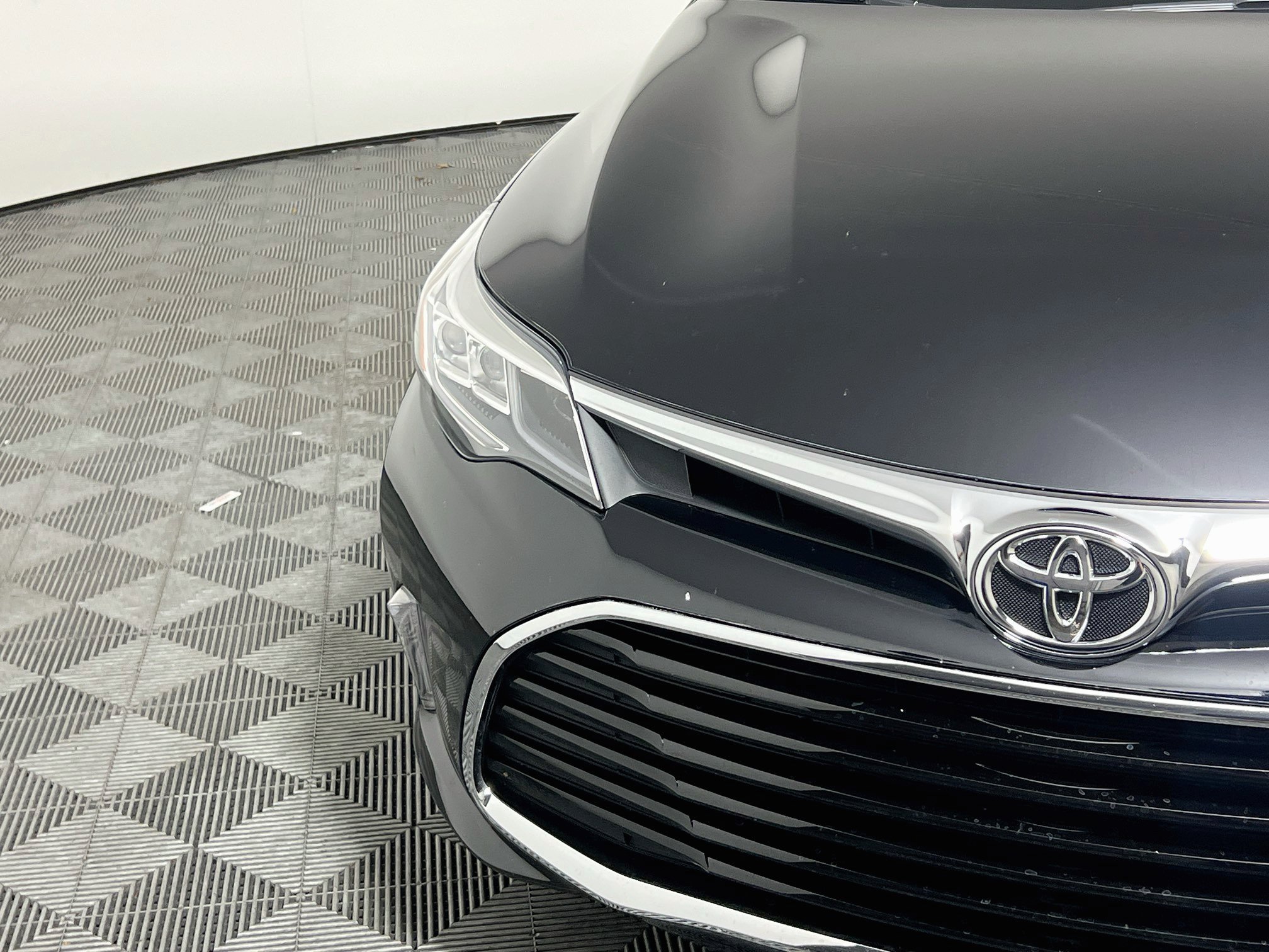 Used 2016 Toyota Avalon Touring FWD image 11