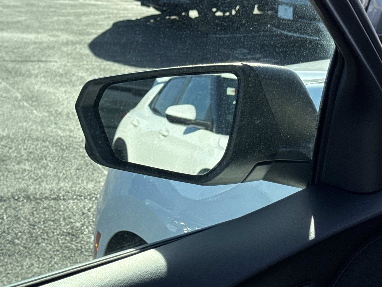 Used 2022 Chevrolet Equinox LS w/ LS Convenience Package image 19