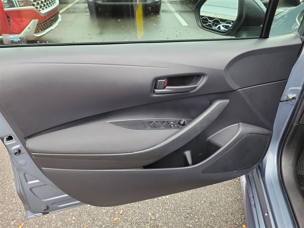 Used 2022 Toyota Corolla LE image 19