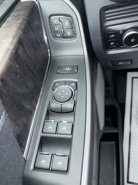 New 2026 Ford F350 Lariat w/ Black Appearance Package image 47