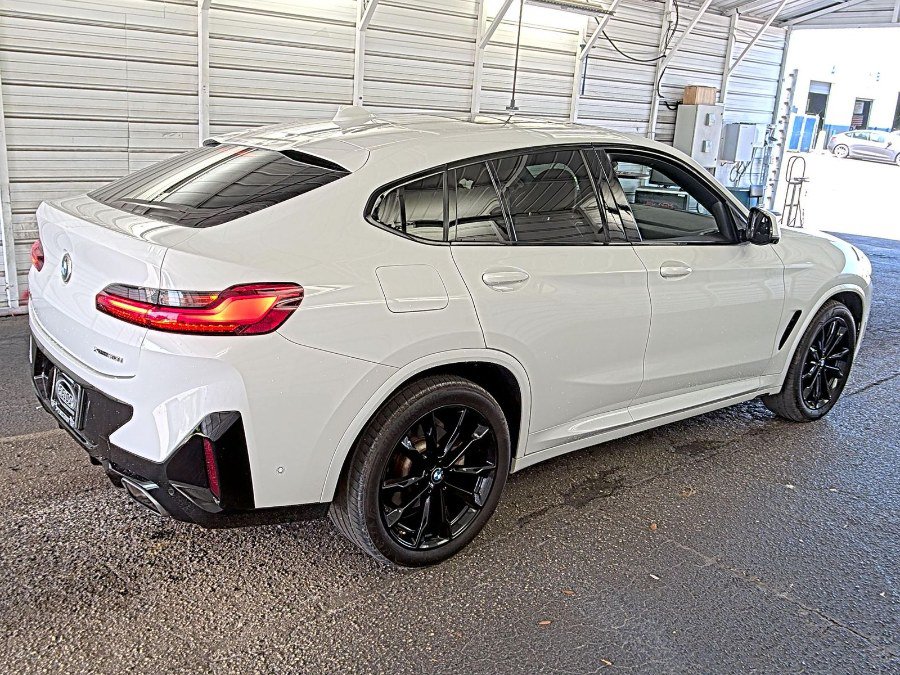 Used 2023 BMW X4 xDrive30i w/ M Sport Package AWD/4WD image 4