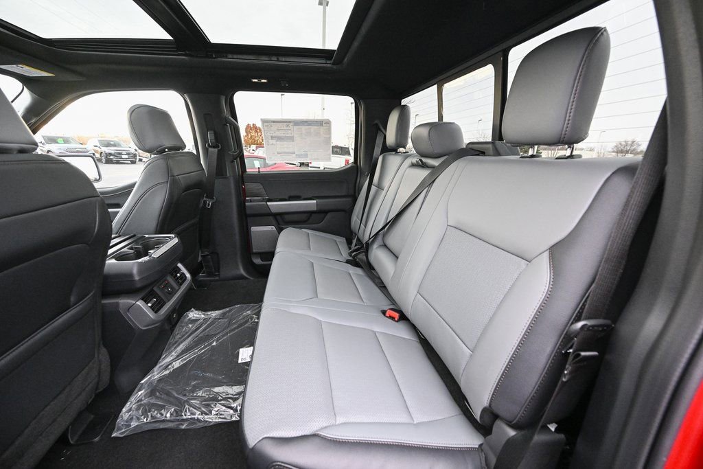 New 2025 Ford F150 Lightning Lariat image 18