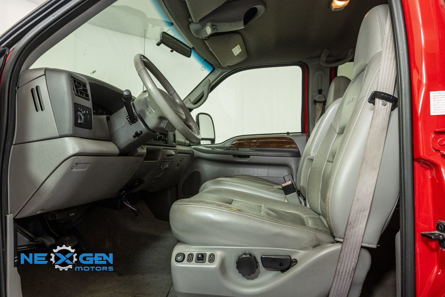 Used 2001 Ford F350 Lariat AWD/4WD image 12